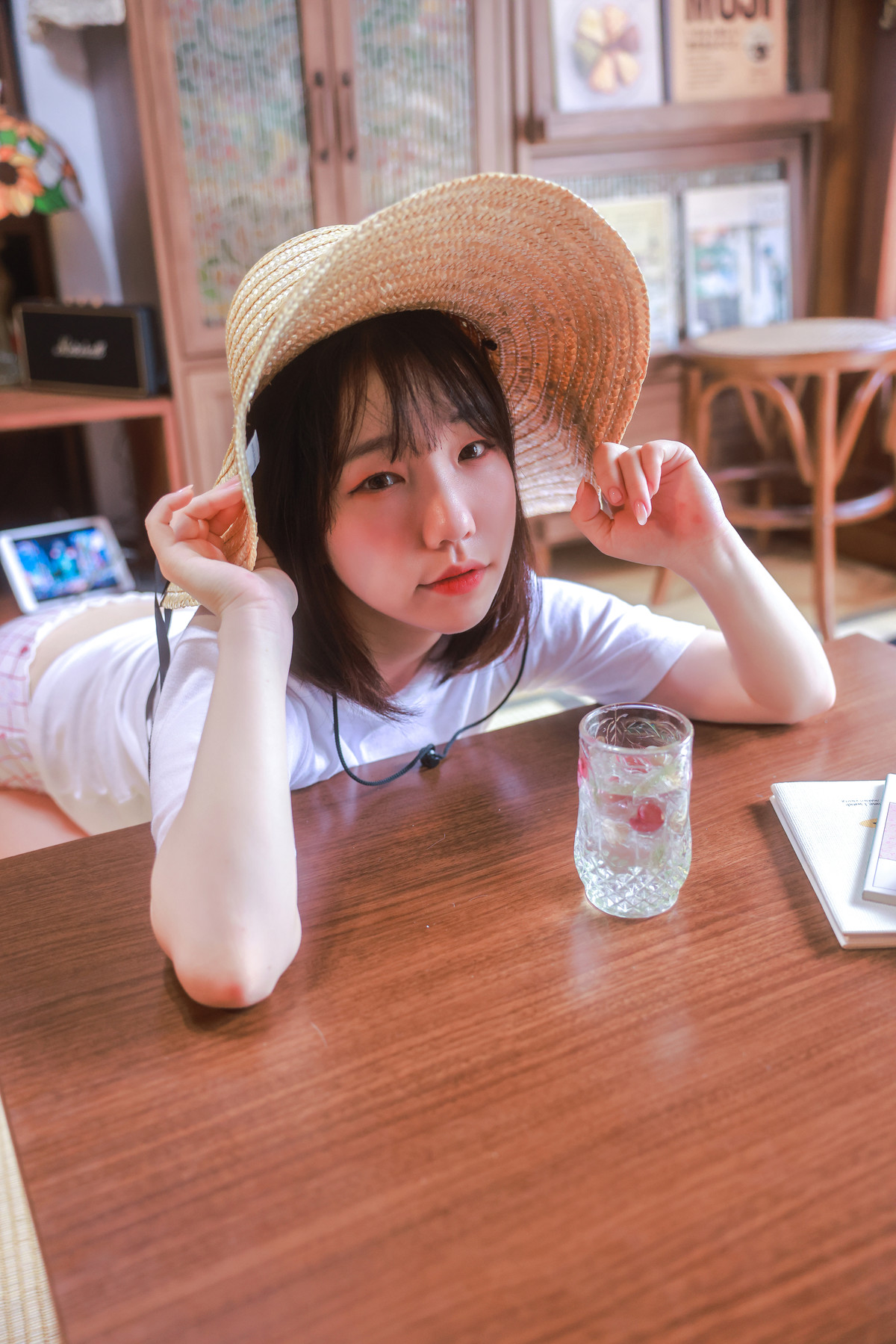 Han Yeri 한예리, [SWEETBOX] The End of Summer Set.04の写真 12
