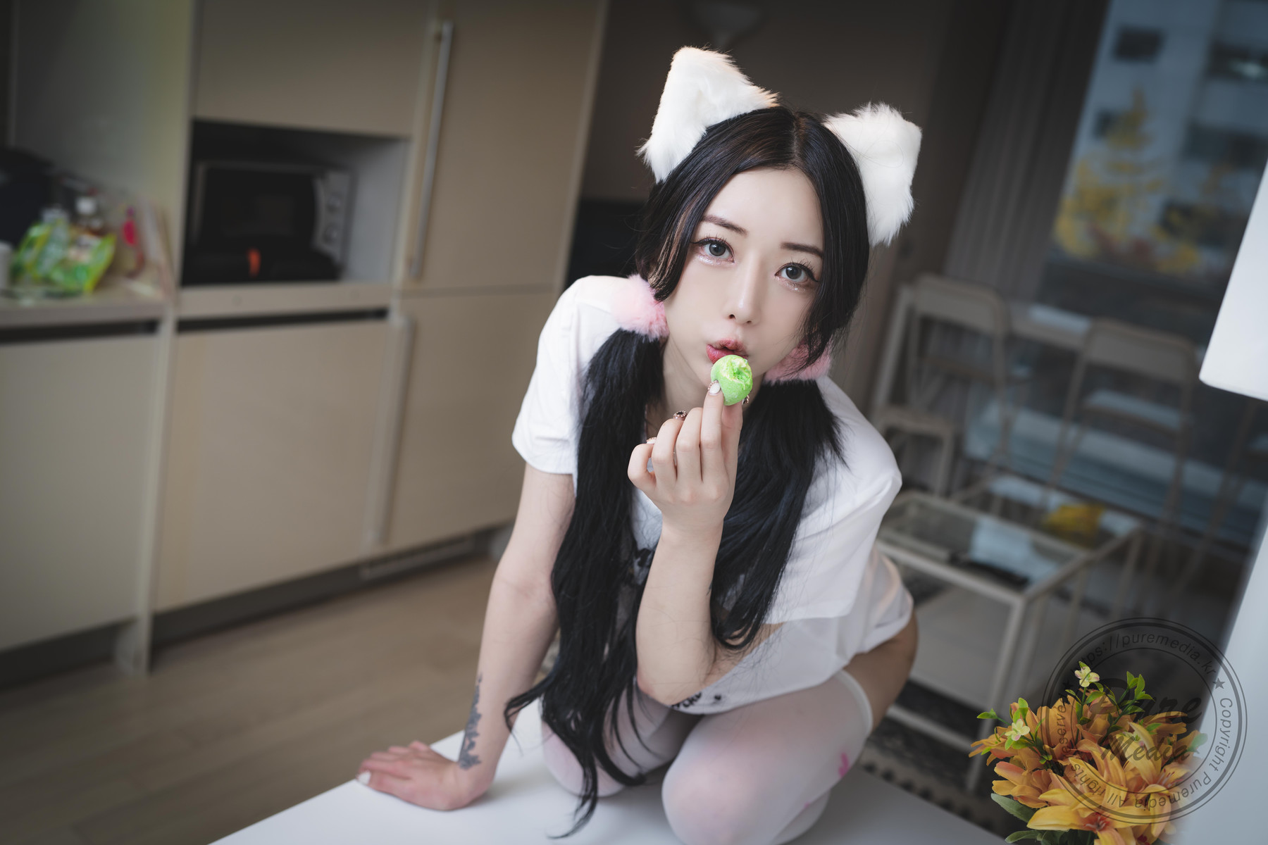 Jia 지아, [PURE MEDIA] Naked cat on the sofa Set.01の写真 14