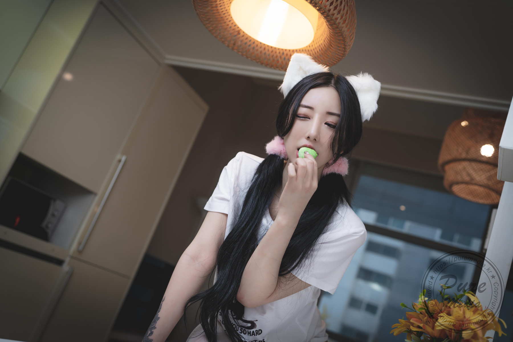 Jia 지아, [PURE MEDIA] Naked cat on the sofa Set.01の写真 15