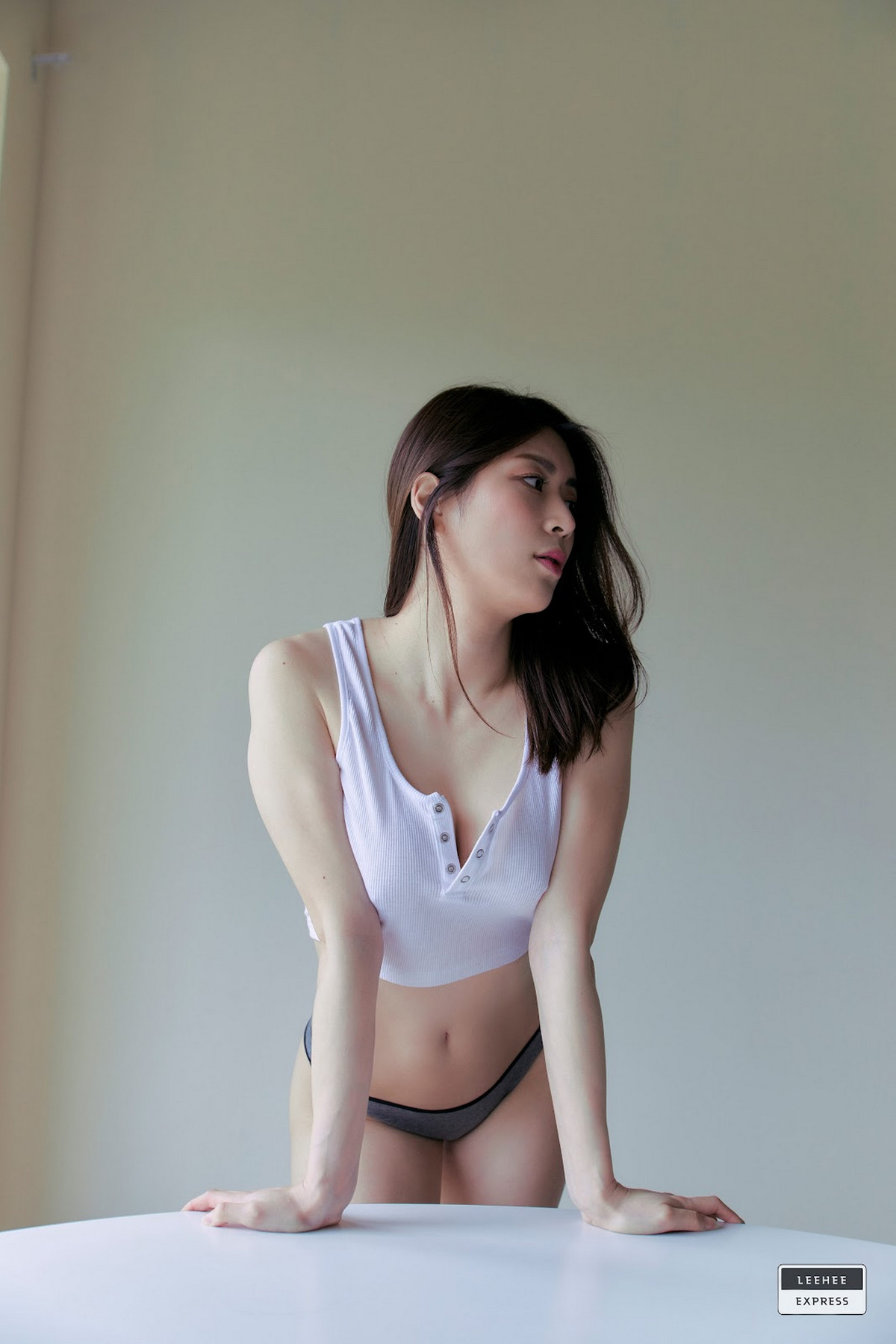 Min.E 민이, [LEEHEE EXPRESS] LEHF-038A+B Set.02の写真 35