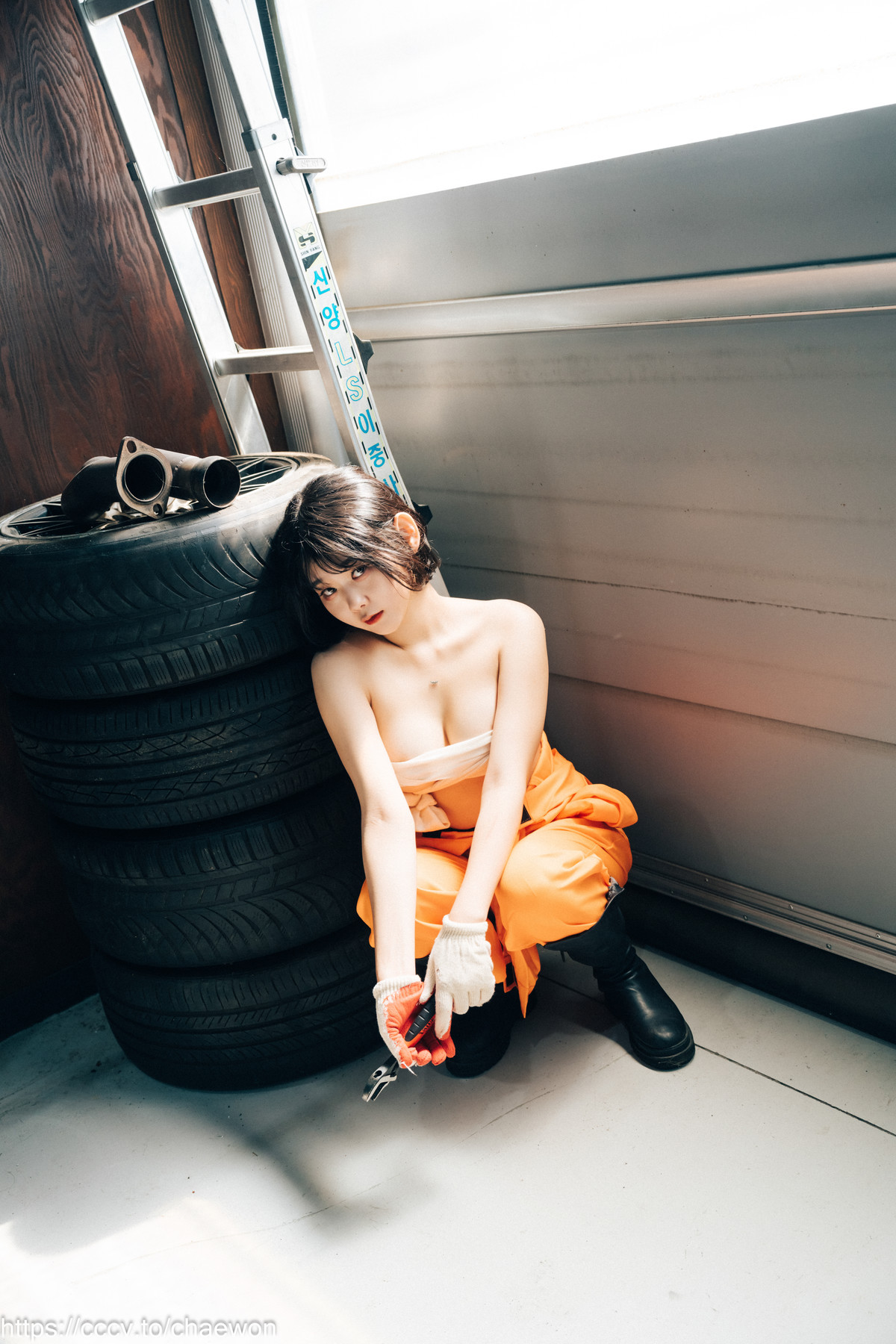 ZIA.Kwon 권지아, [Loozy] Garage Girl Set.01の写真 10