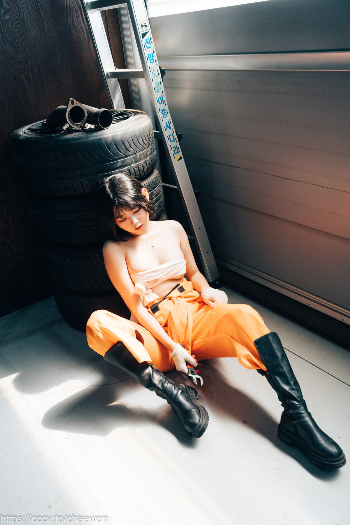ZIA.Kwon 권지아, [Loozy] Garage Girl Set.01の写真 11
