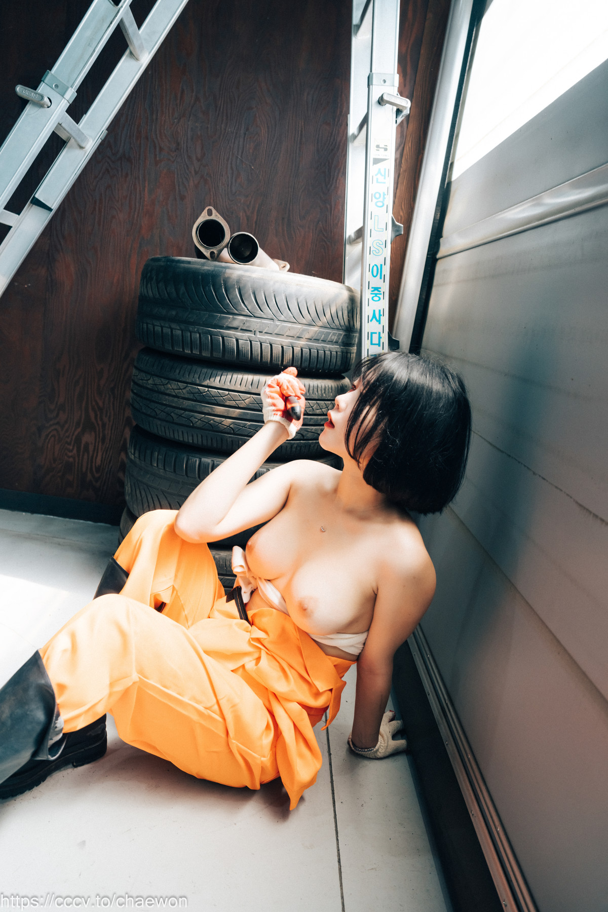 ZIA.Kwon 권지아, [Loozy] Garage Girl Set.01の写真 18