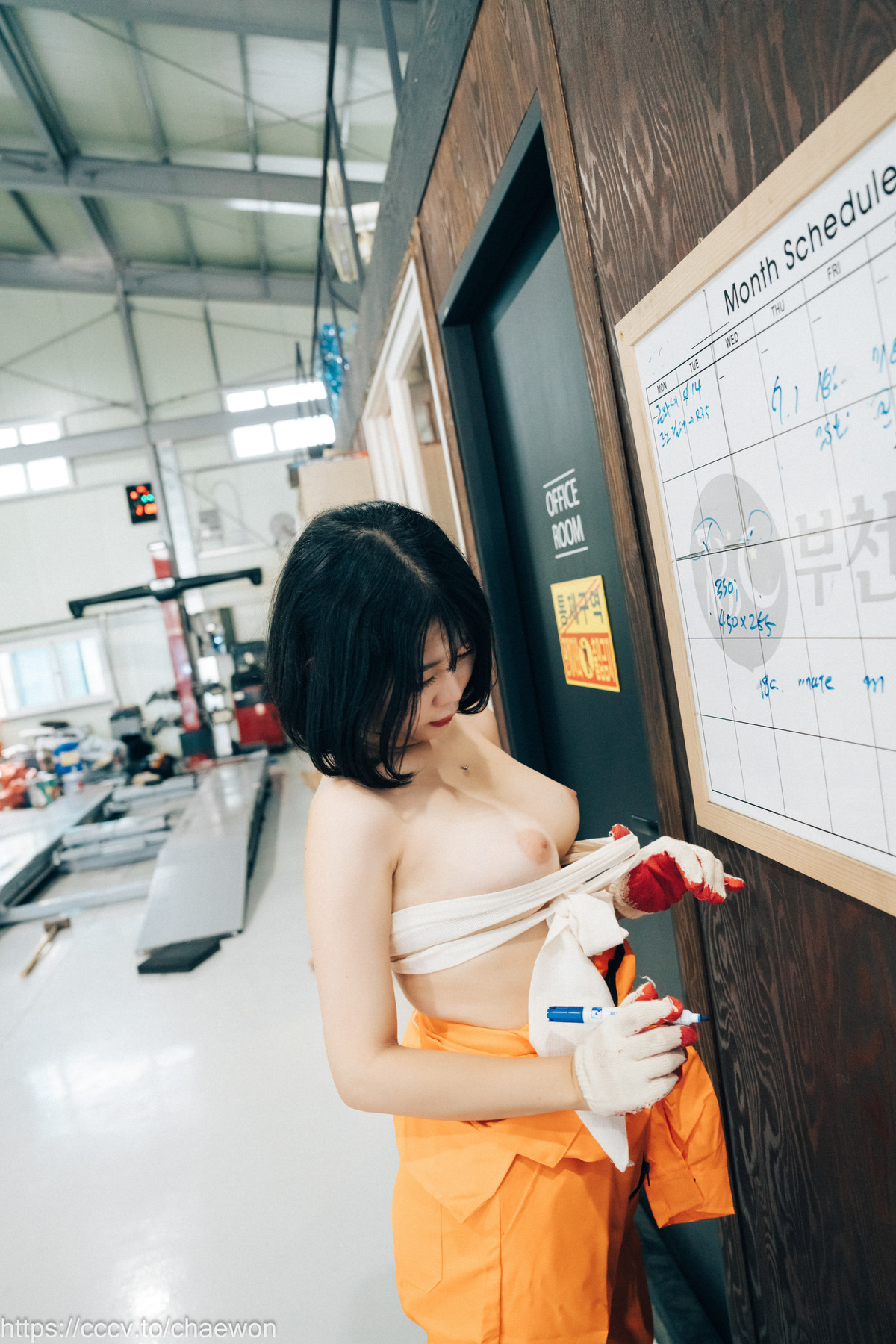ZIA.Kwon 권지아, [Loozy] Garage Girl Set.01の写真 23