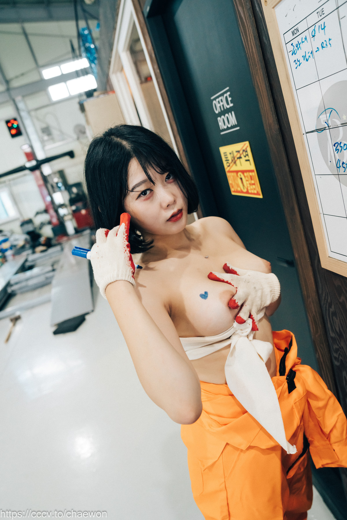 ZIA.Kwon 권지아, [Loozy] Garage Girl Set.01の写真 26