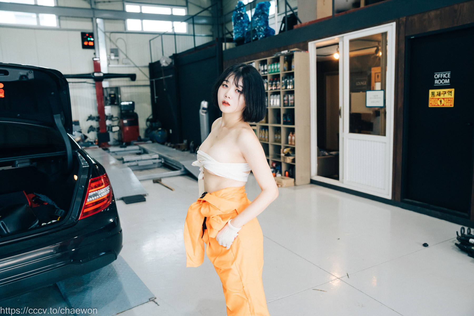 ZIA.Kwon 권지아, [Loozy] Garage Girl Set.02の写真 11