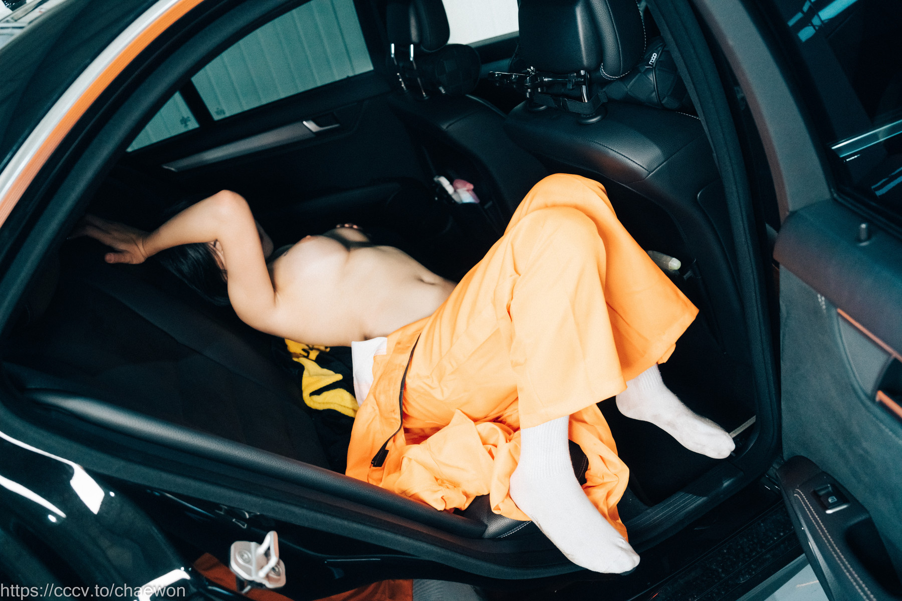 ZIA.Kwon 권지아, [Loozy] Garage Girl Set.02の写真 59