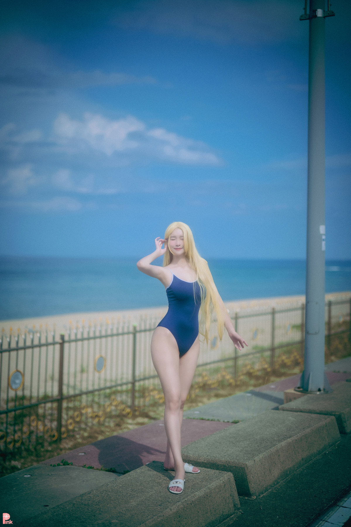 Lee Ahrin 이아린, [PINK] Meet Me in The Summer Set.01の写真 2