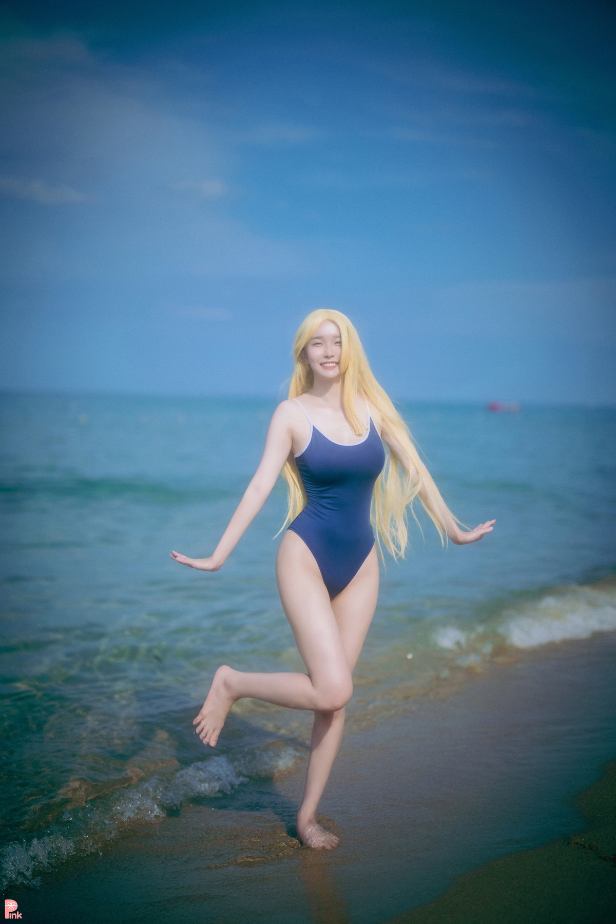 Lee Ahrin 이아린, [PINK] Meet Me in The Summer Set.01の写真 19