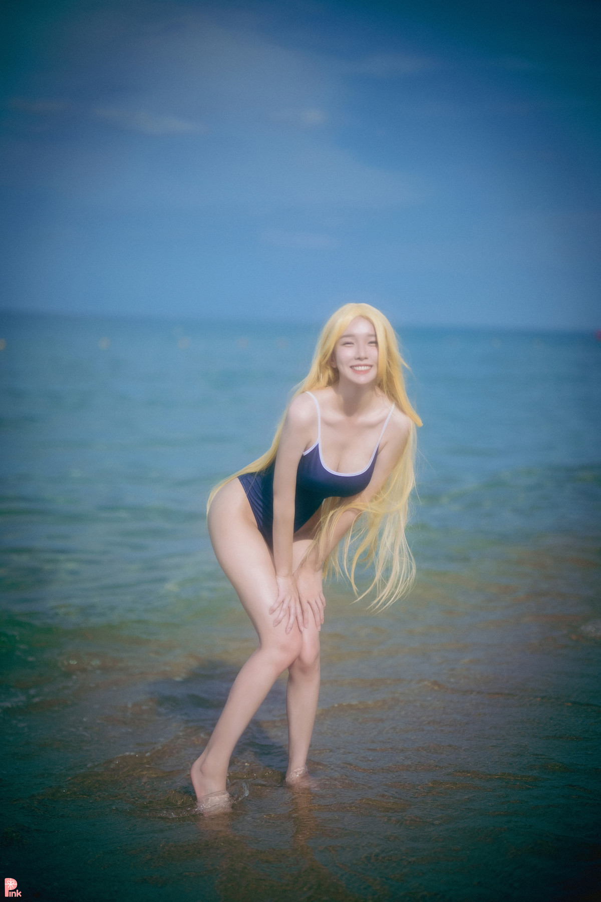 Lee Ahrin 이아린, [PINK] Meet Me in The Summer Set.01の写真 22