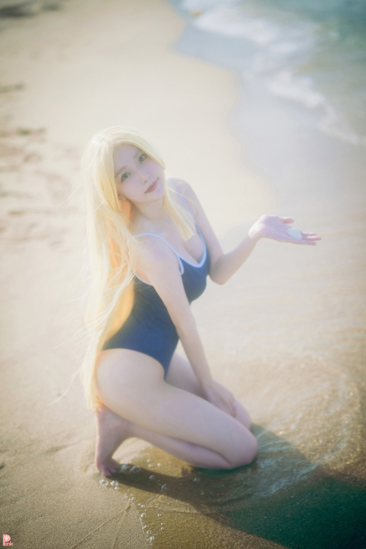 Lee Ahrin 이아린, [PINK] Meet Me in The Summer Set.01の写真 44