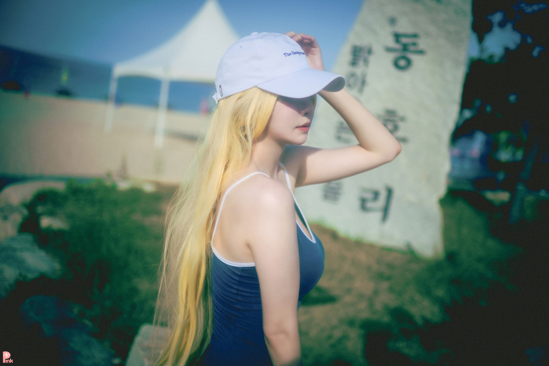 Lee Ahrin 이아린, [PINK] Meet Me in The Summer Set.02の写真 7