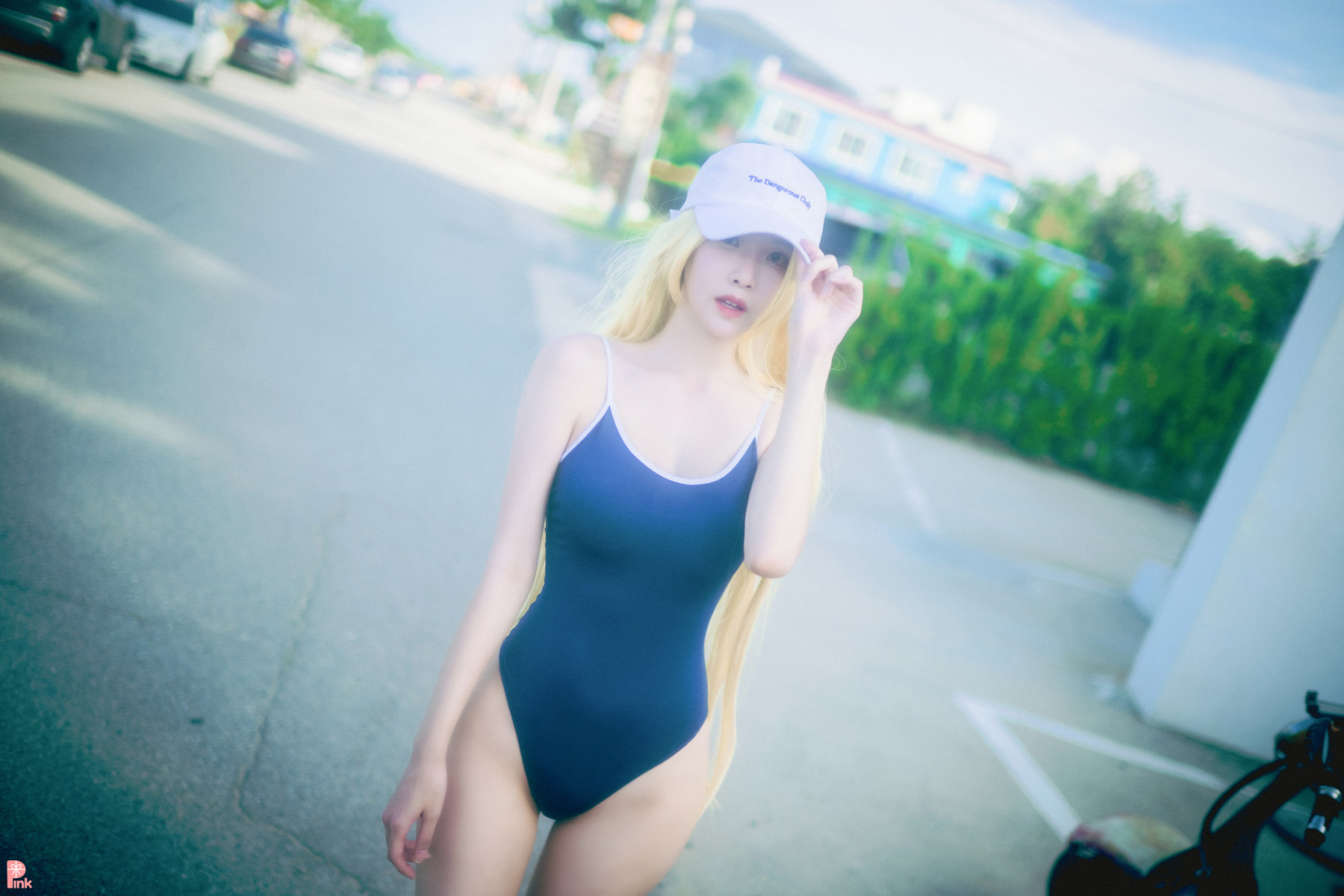 Lee Ahrin 이아린, [PINK] Meet Me in The Summer Set.02の写真 9
