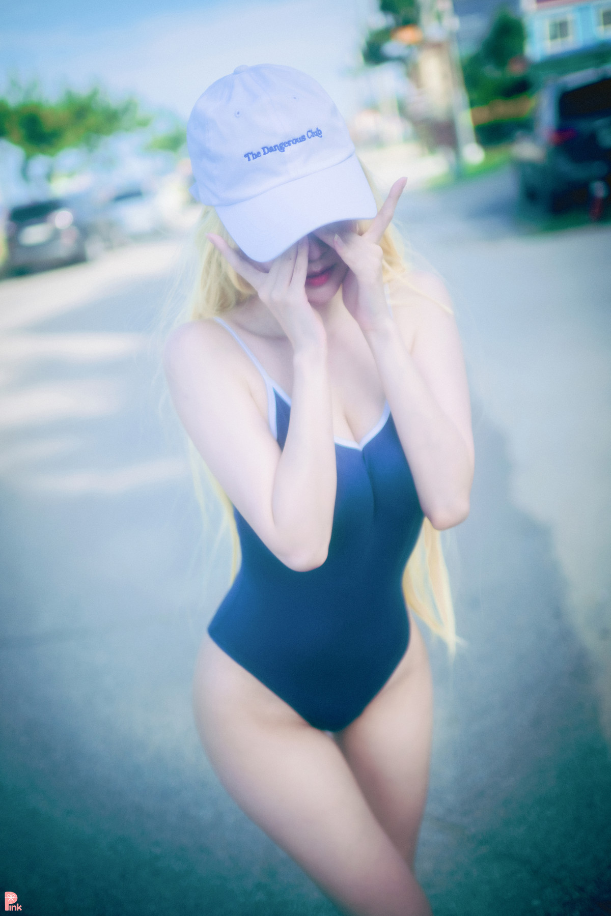 Lee Ahrin 이아린, [PINK] Meet Me in The Summer Set.02の写真 10