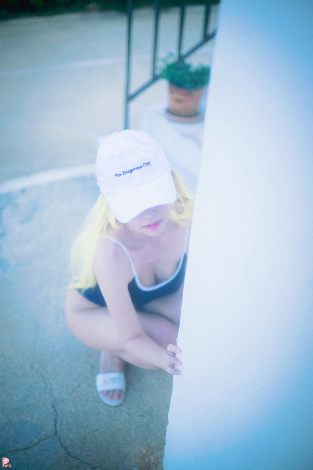 Lee Ahrin 이아린, [PINK] Meet Me in The Summer Set.02の写真 11