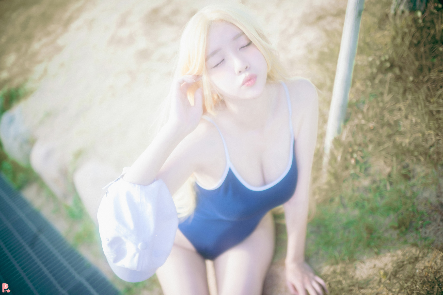 Lee Ahrin 이아린, [PINK] Meet Me in The Summer Set.02の写真 27