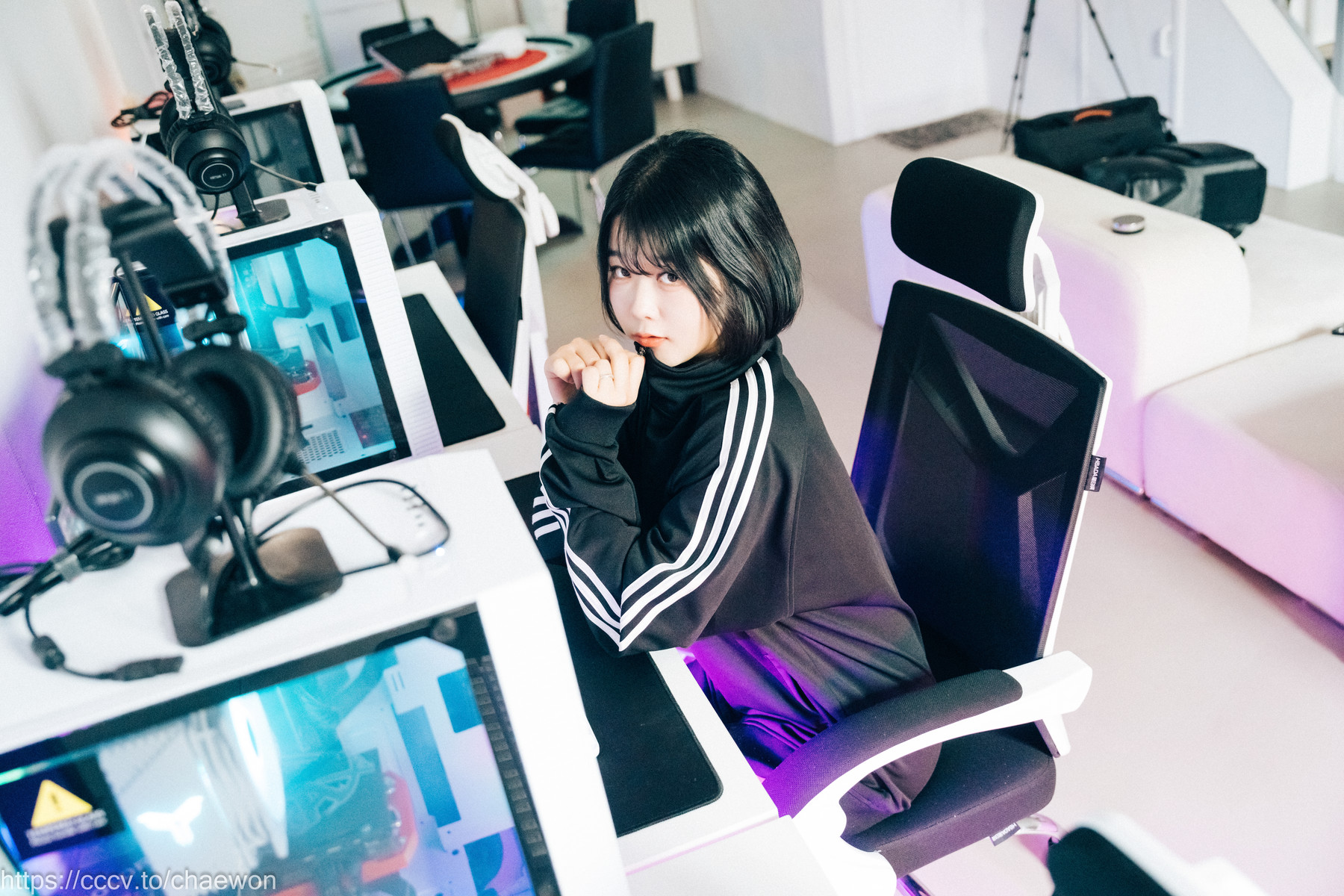ZIA.Kwon 권지아, [Loozy] PC Room With SP Set.02の写真 3