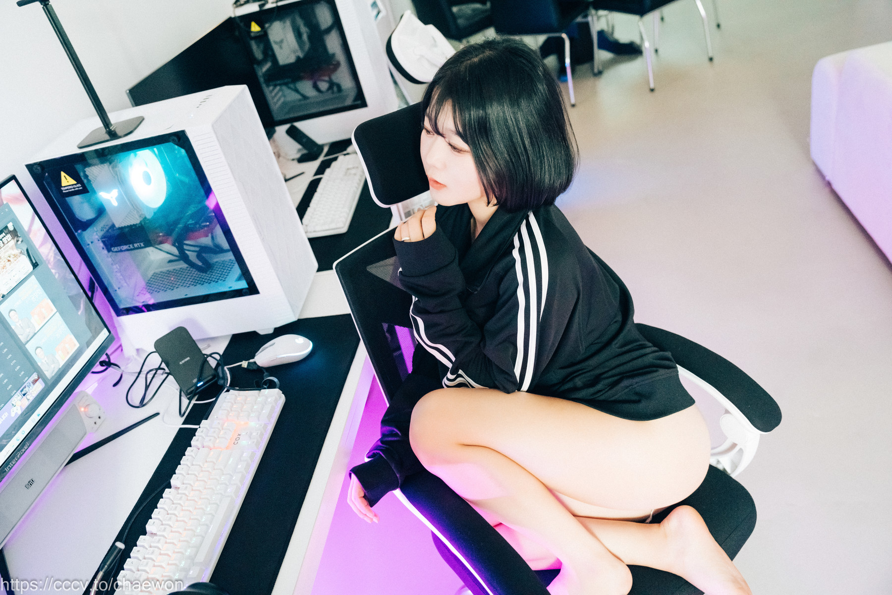 ZIA.Kwon 권지아, [Loozy] PC Room With SP Set.02の写真 19