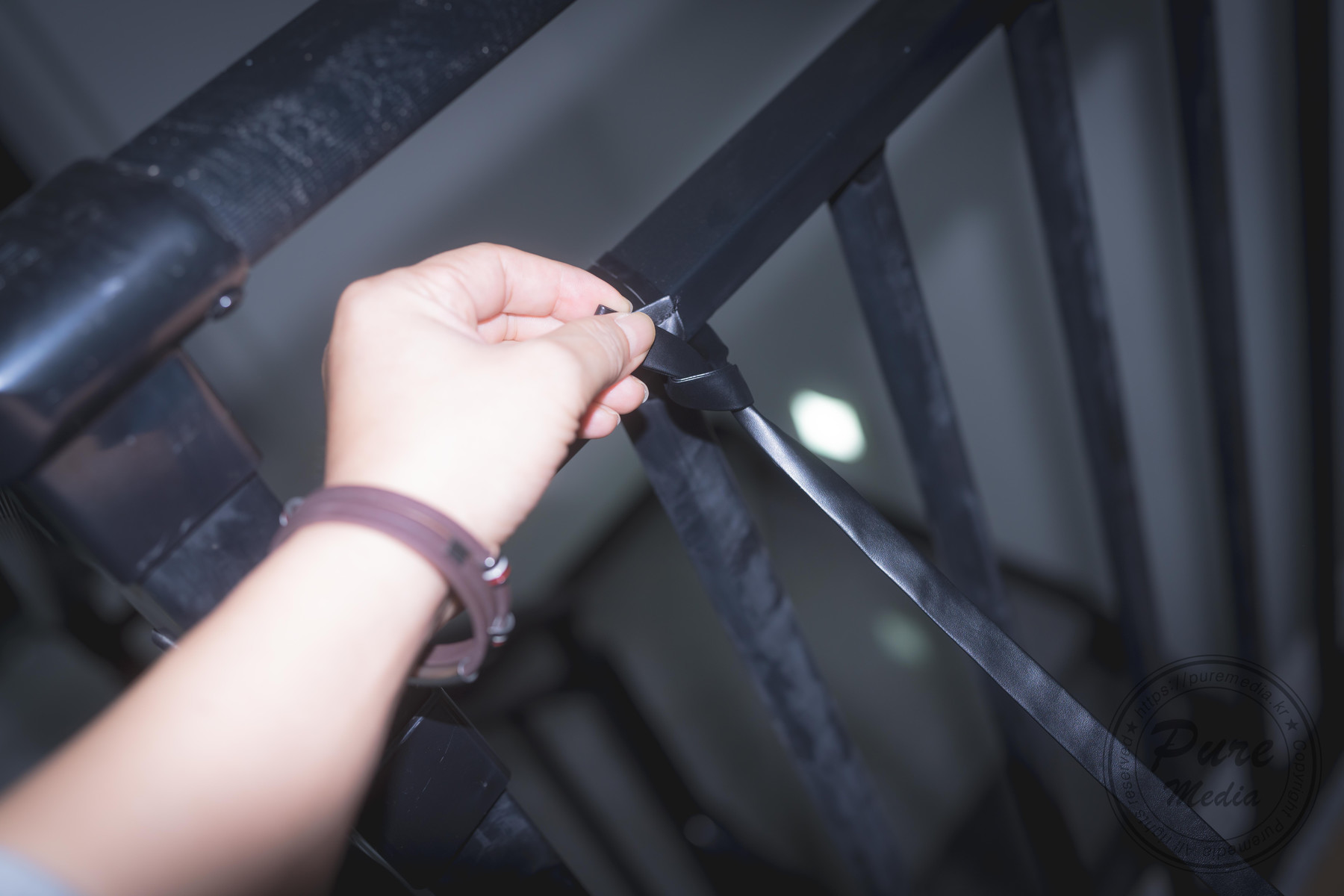 Yeha 예하, [PURE MEDIA] Vol.265 Hungry Bitch in The Stairwell Set.01の写真 12