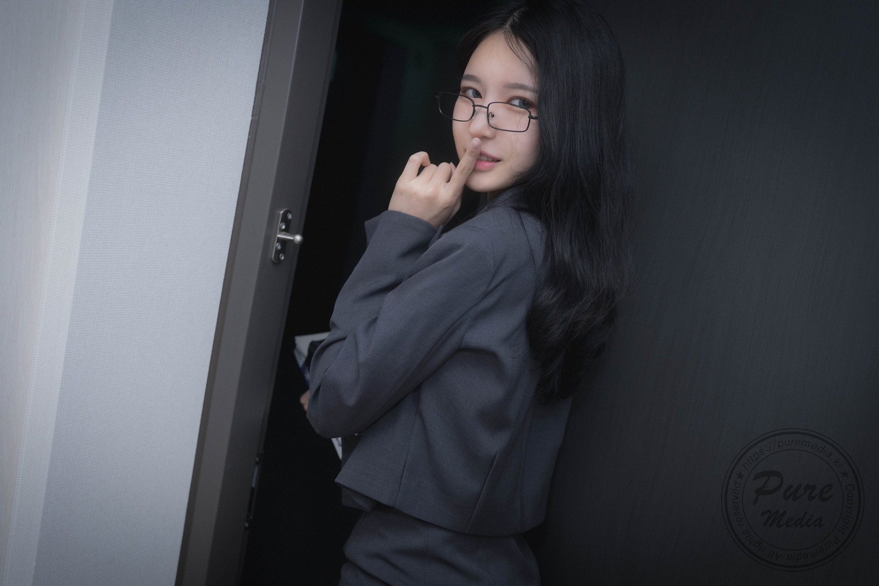 Yeha 예하, [PURE MEDIA] Vol.224 The Secret XXX Class Set.02の写真 3