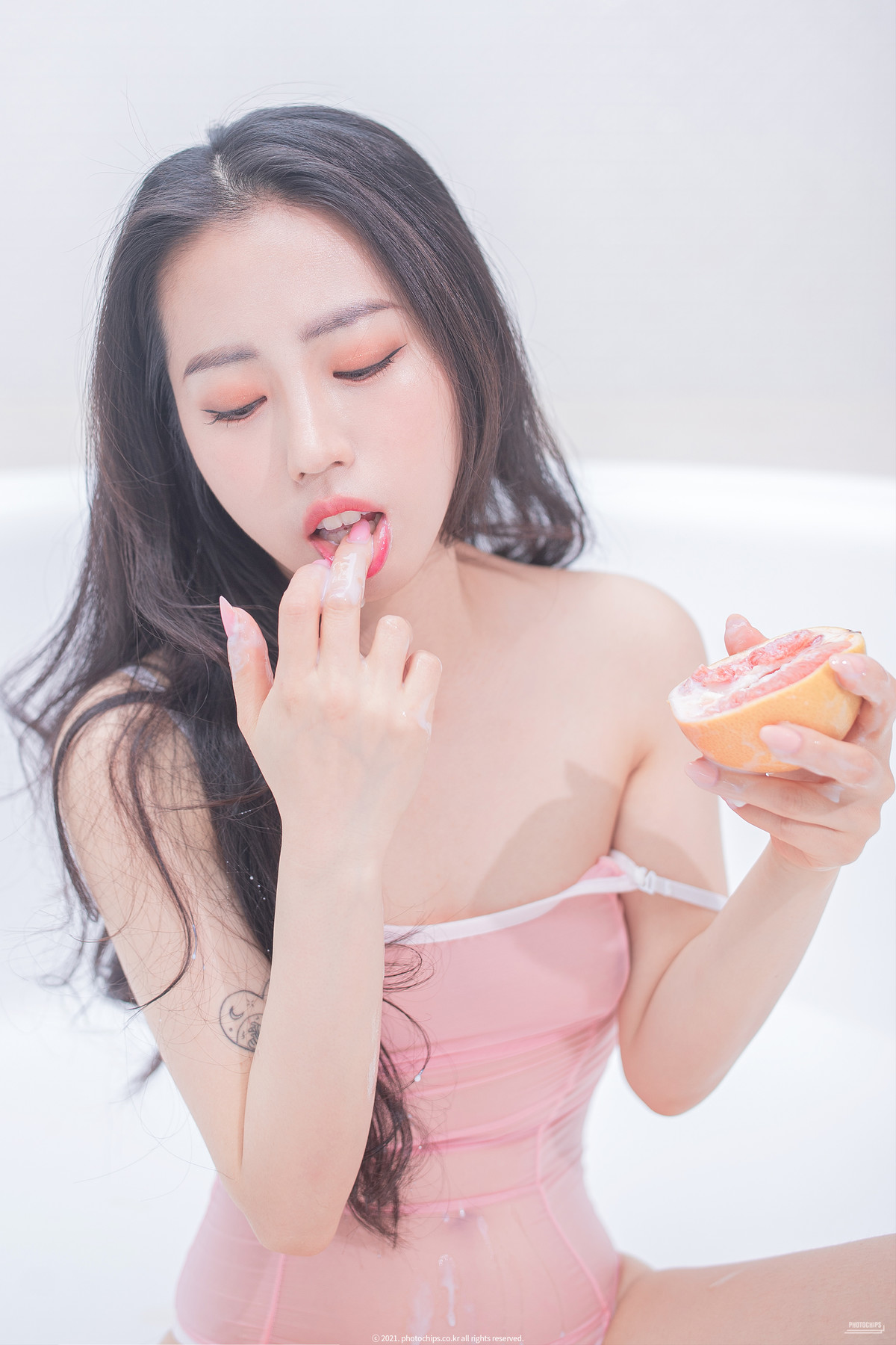 Dami 퀸다미, [Photochips] Vol.96 Photobook Set.02の写真 22