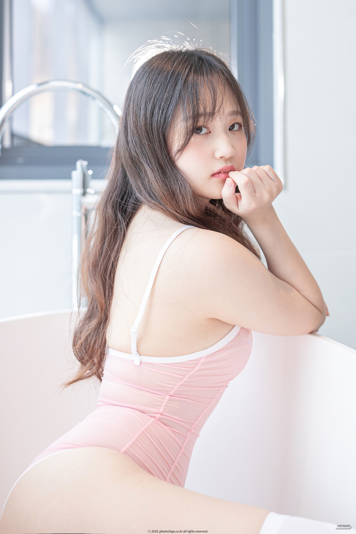 Sia 시아, [Photochips] Vol.83 Photobook Set.01の写真 2