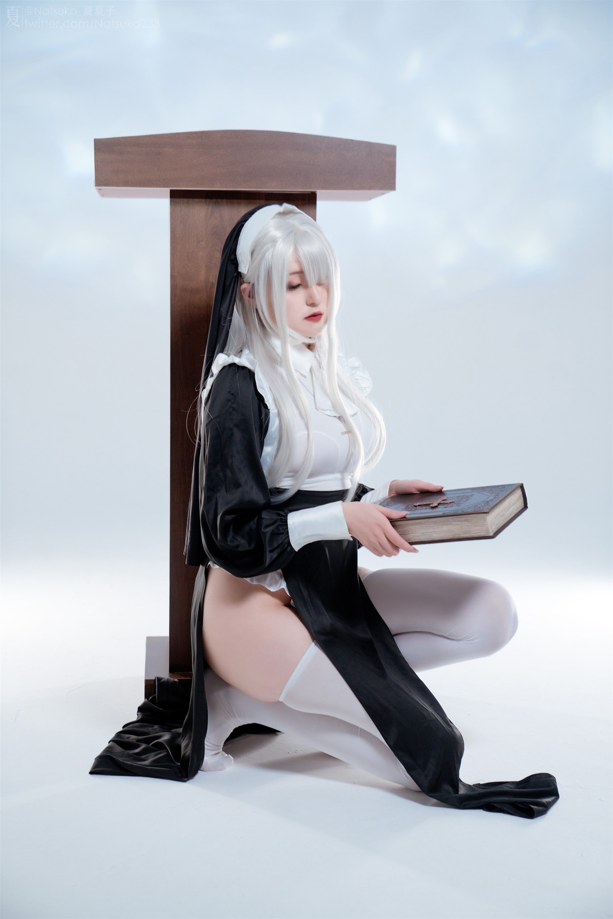 Cosplay Natsuko夏夏子 反差修女の写真 2