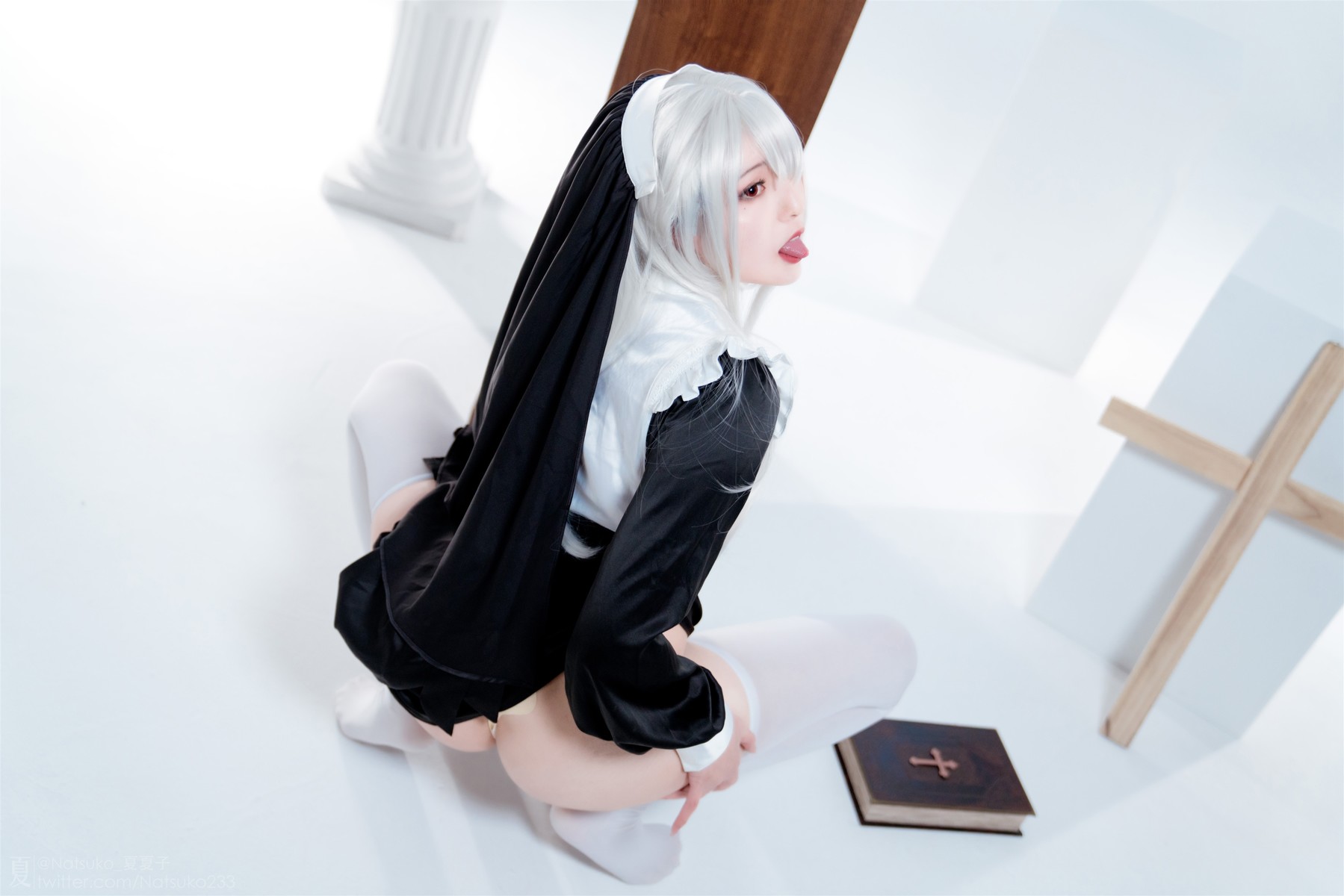 Cosplay Natsuko夏夏子 反差修女の写真 13