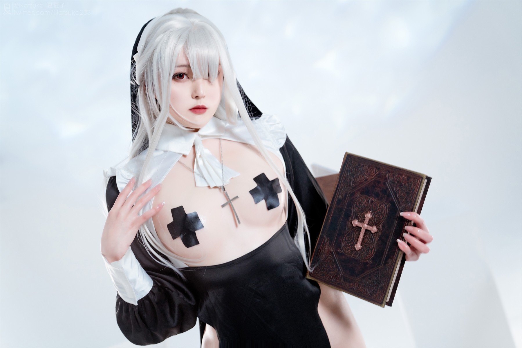 Cosplay Natsuko夏夏子 反差修女の写真 15