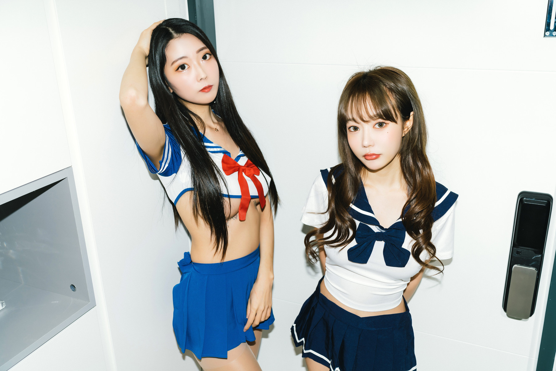 Mona 모나, Jucy 쥬시, [Moon Night Snap] Love You Set.02の写真 2