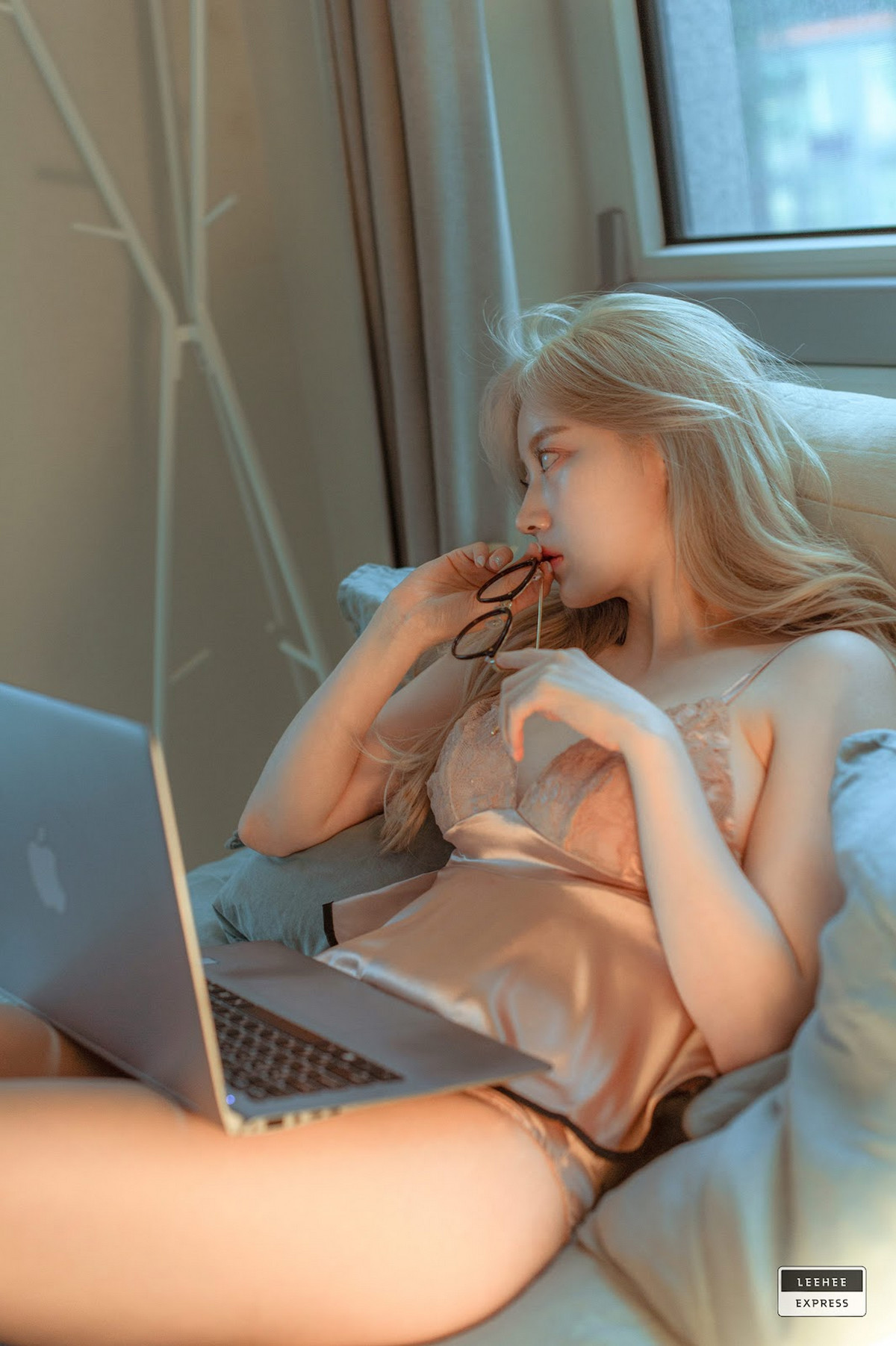 Jeong-Ah 정아, [LEEHEE EXPRESS] LEDG-064Aの写真 5