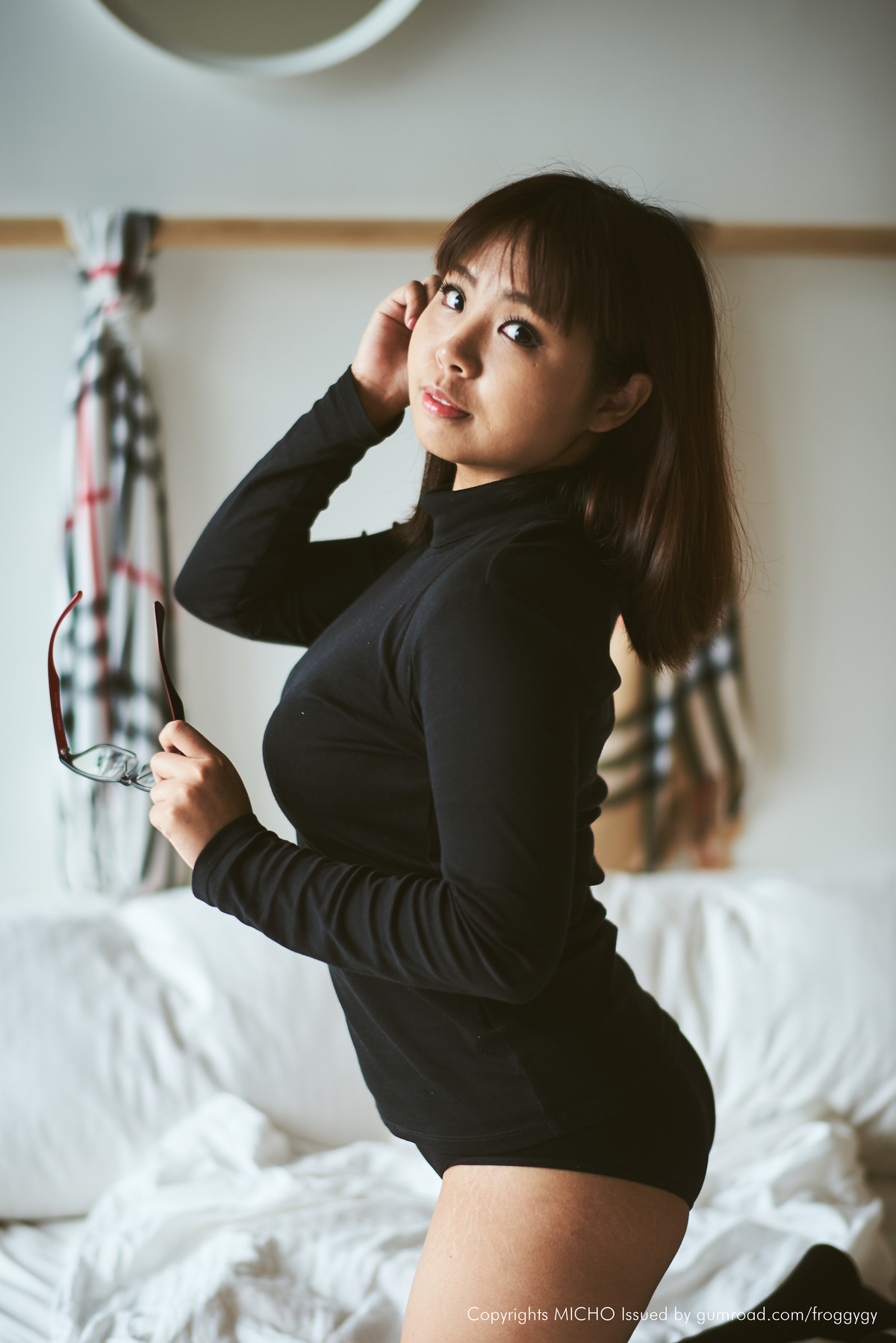 Micho Teh, [Patreon] Glasses & Black Turtleneckの写真 3