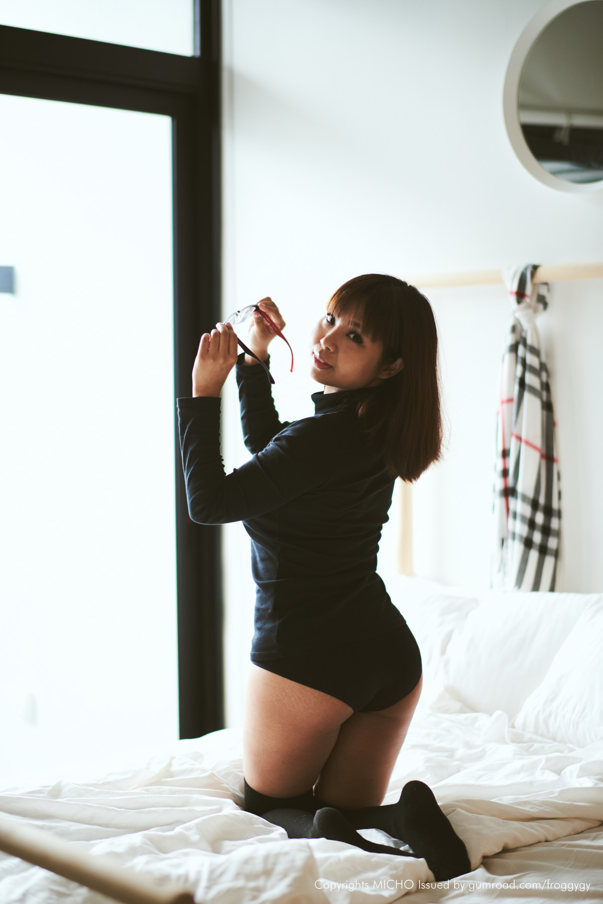 Micho Teh, [Patreon] Glasses & Black Turtleneckの写真 58