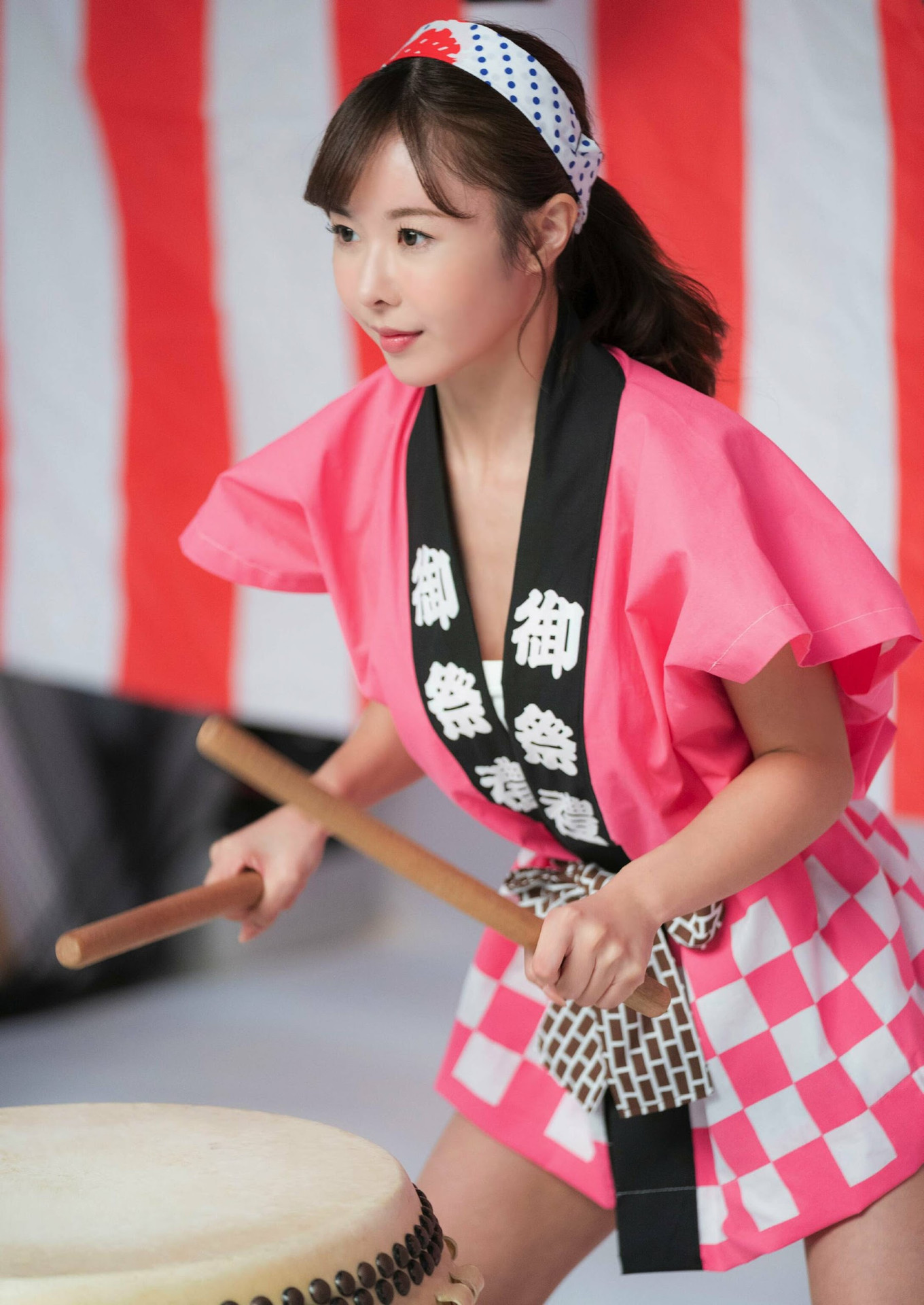 栗山莉緒×桃園怜奈, Shukan Post 2023.11.10 (週刊ポスト 2023年11月10日号)の写真 6