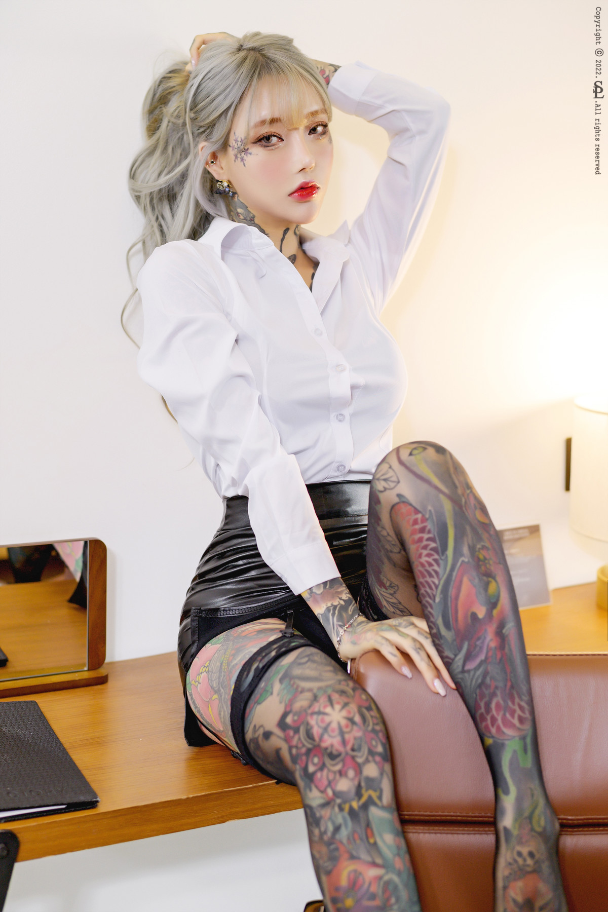 YoKo 요코, [SAINT Photolife] Vol.10 Photobook Set.01の写真 4