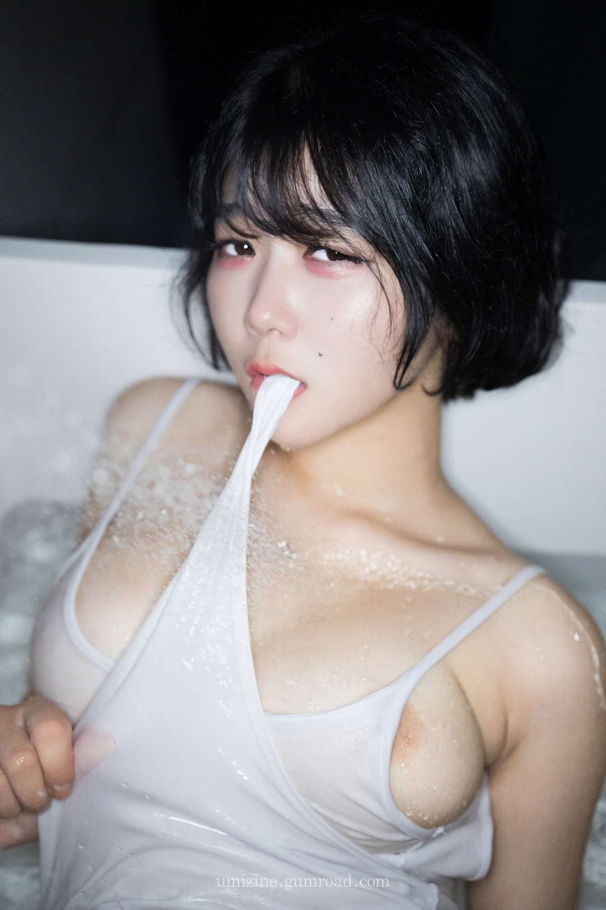 ZIA.Kwon 권지아, [UMIZINE] Bathtub Mermaid Set.02の写真 30