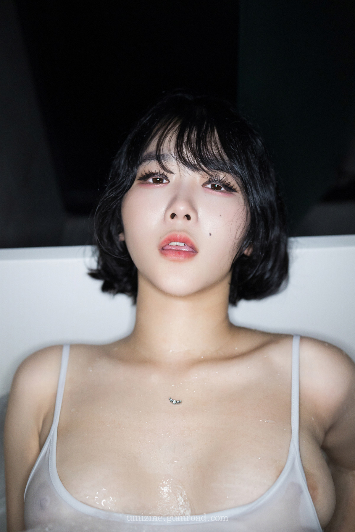 ZIA.Kwon 권지아, [UMIZINE] Bathtub Mermaid Set.02の写真 34