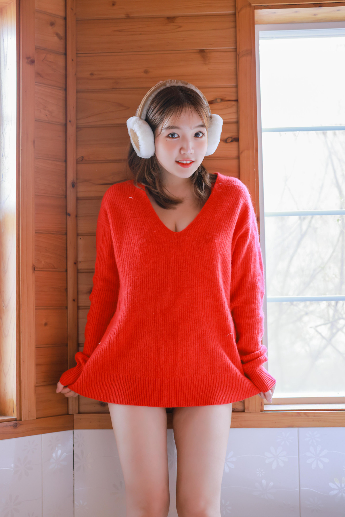 Yoonvely 윤블리, [SWEETBOX] SWTB Vol.26 Santa Girl Set.02の写真 2