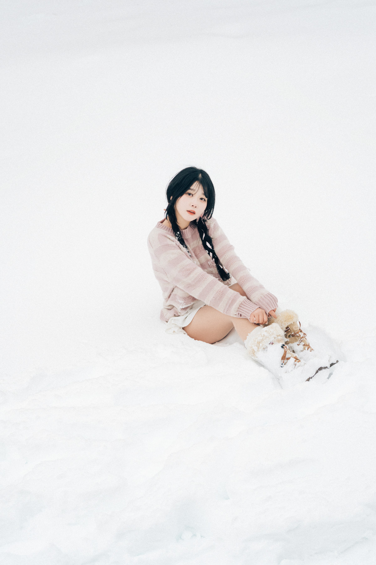 ZIA.Kwon 권지아, [Loozy] Snow Girl Set.01の写真 23