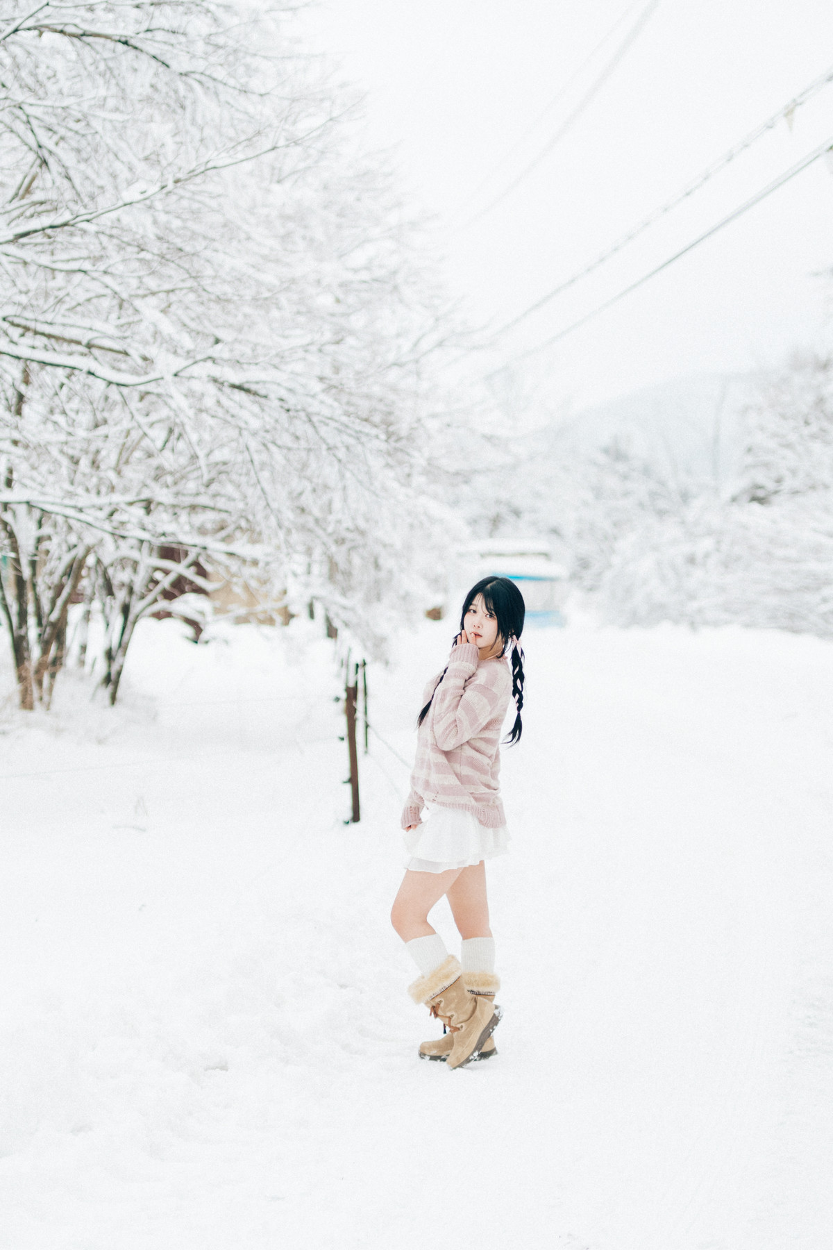 ZIA.Kwon 권지아, [Loozy] Snow Girl Set.02の写真 4