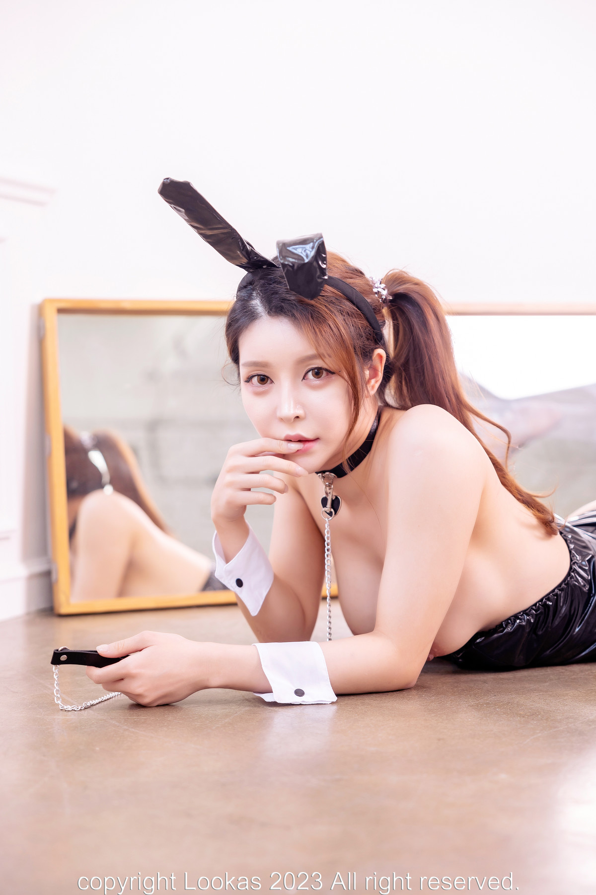 Banhee 반희, Lookas Vol.03 Photobook Set.04の写真 37