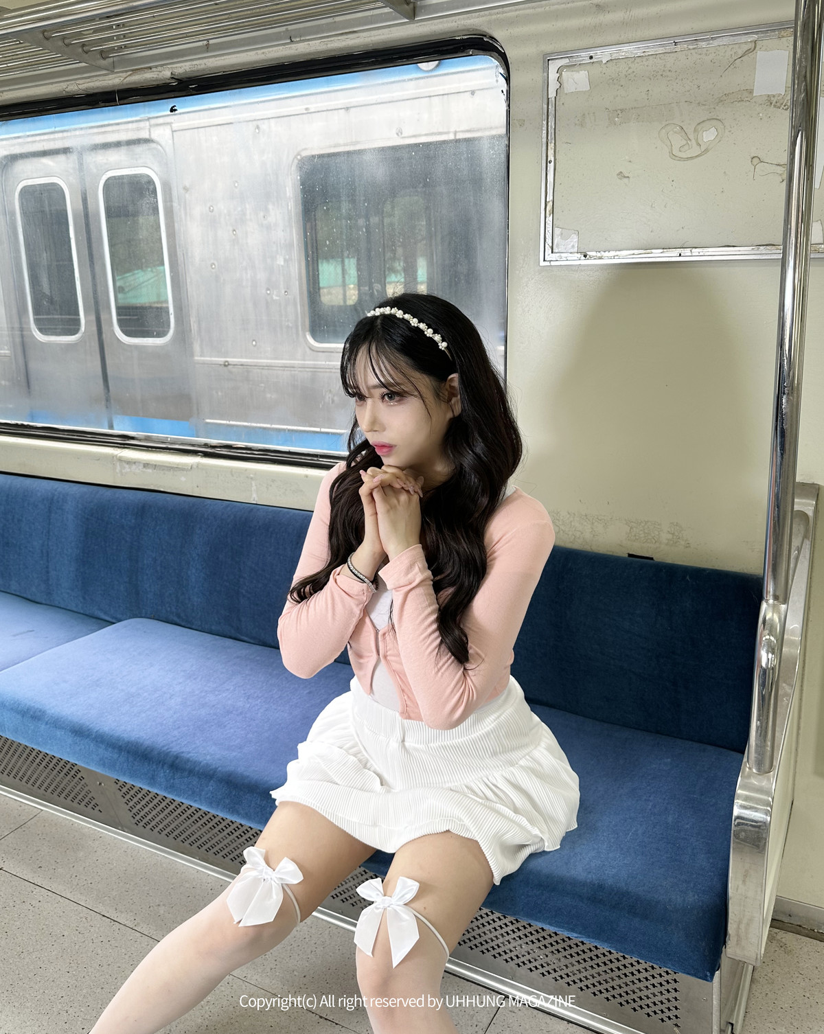 Hani 하니, UHHUNG Magazine “The Girlfriend on The Subway” Set.01の写真 7