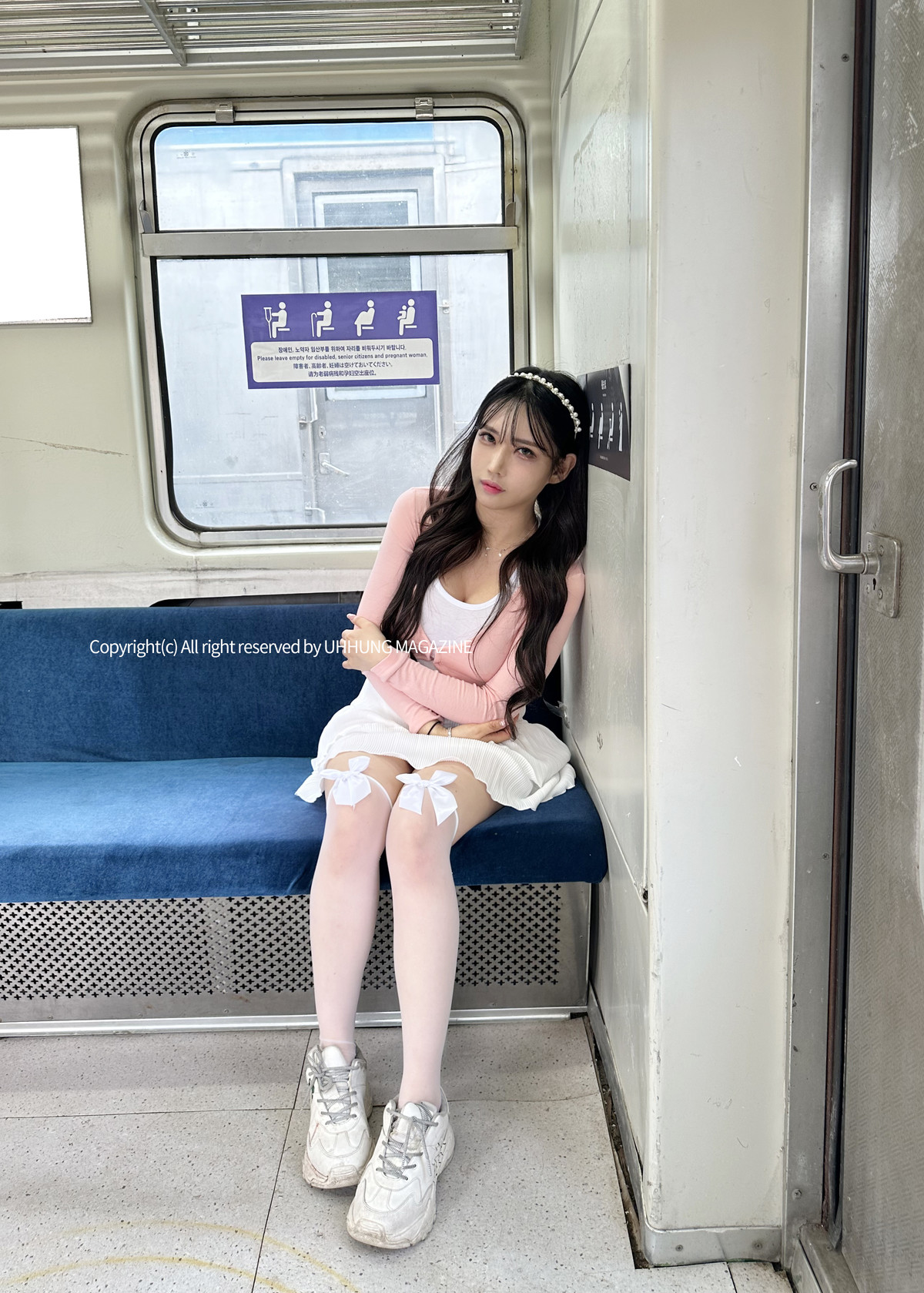 Hani 하니, UHHUNG Magazine “The Girlfriend on The Subway” Set.01の写真 9