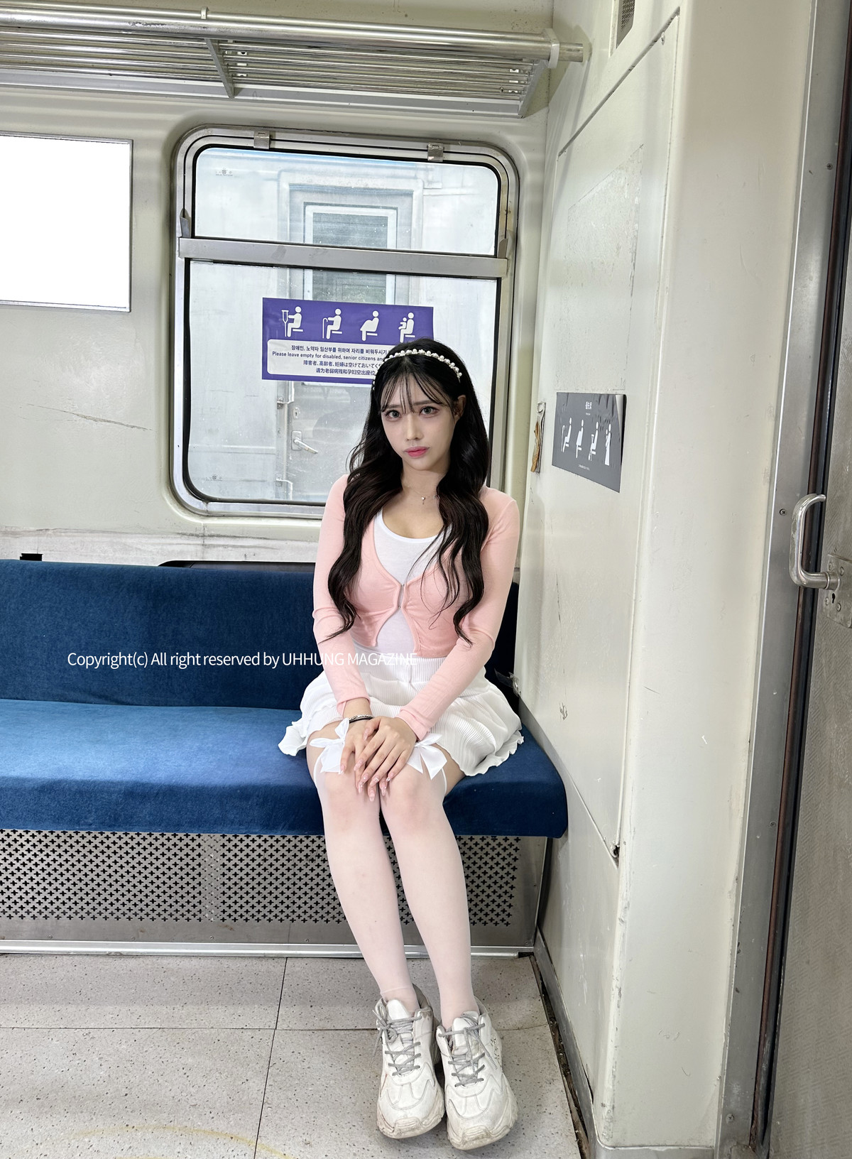 Hani 하니, UHHUNG Magazine “The Girlfriend on The Subway” Set.01の写真 10