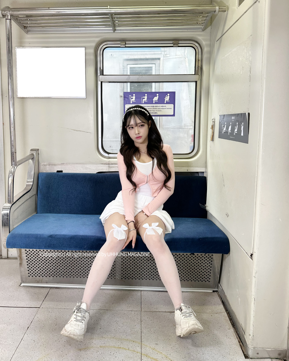 Hani 하니, UHHUNG Magazine “The Girlfriend on The Subway” Set.01の写真 11