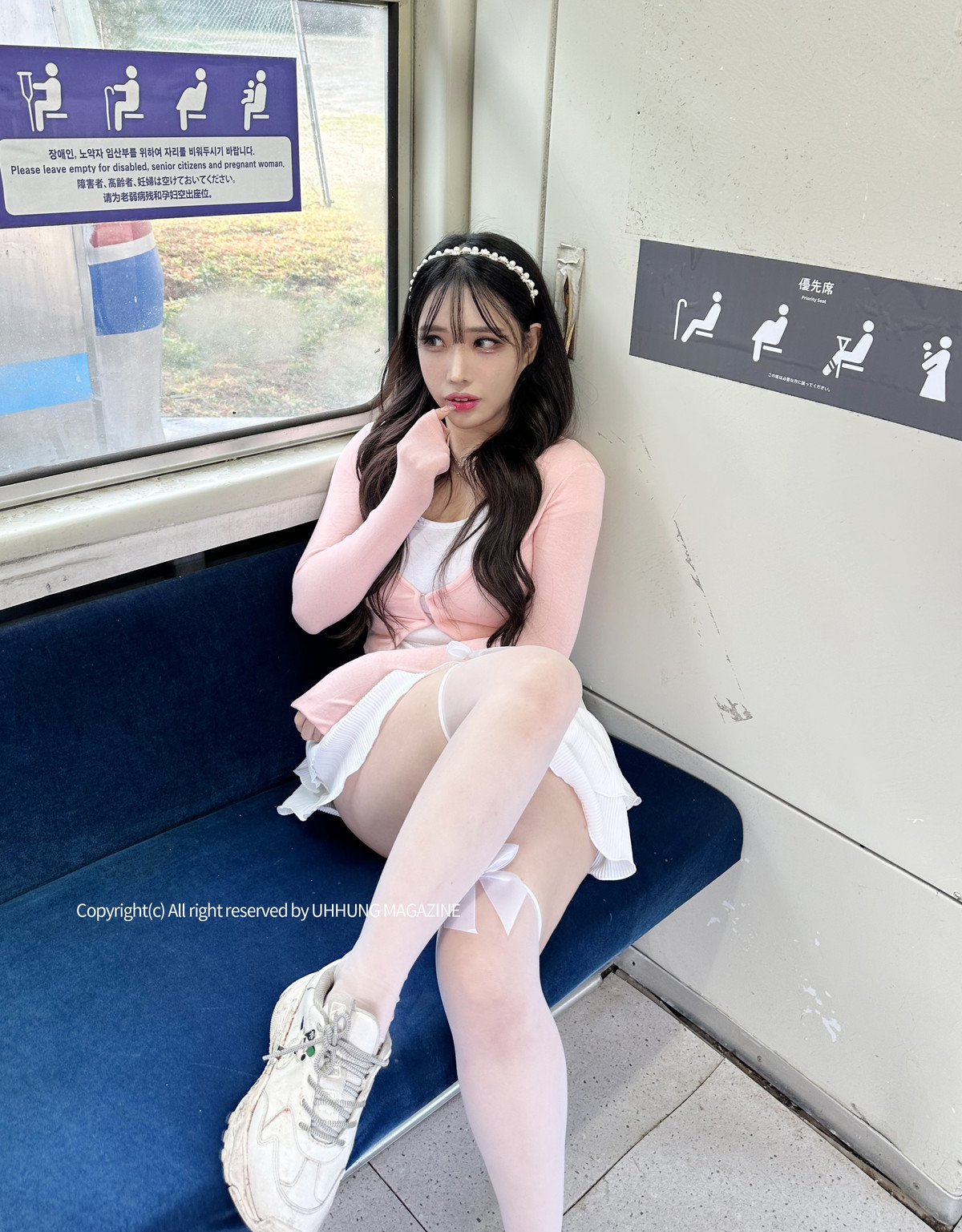 Hani 하니, UHHUNG Magazine “The Girlfriend on The Subway” Set.01の写真 16