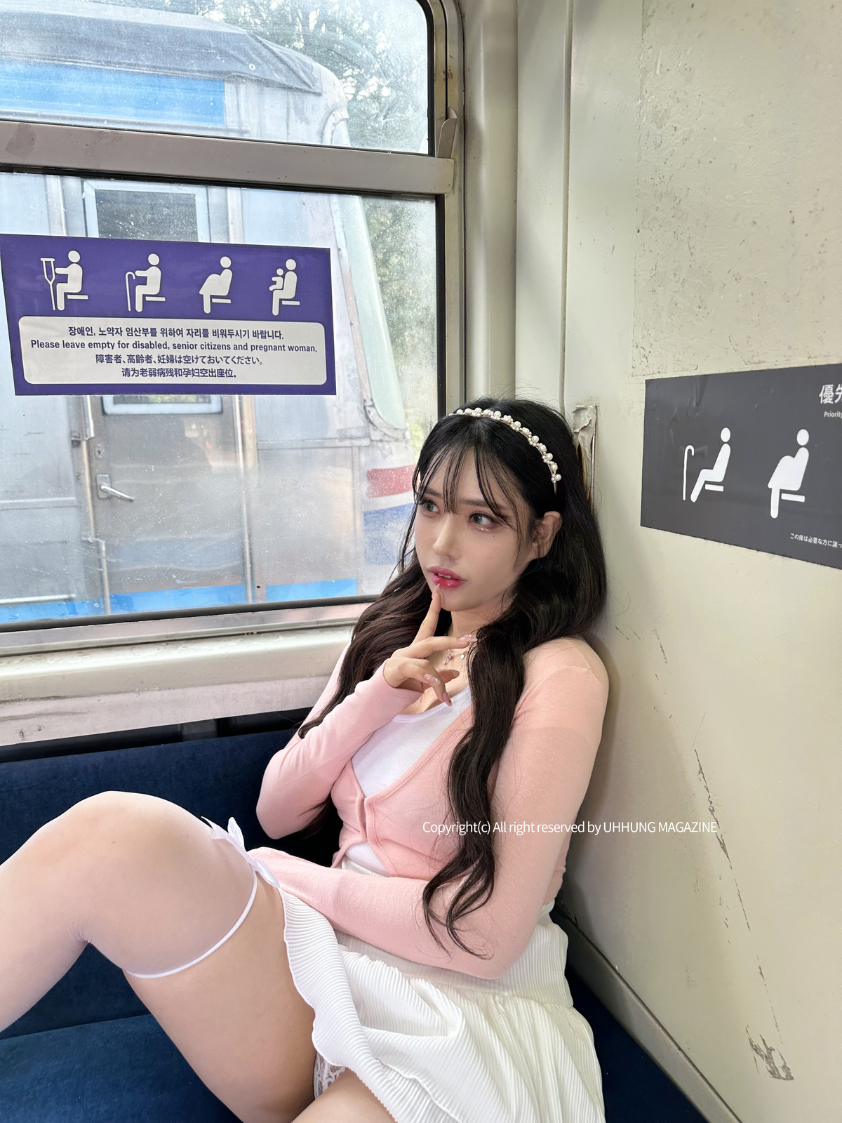 Hani 하니, UHHUNG Magazine “The Girlfriend on The Subway” Set.01の写真 18