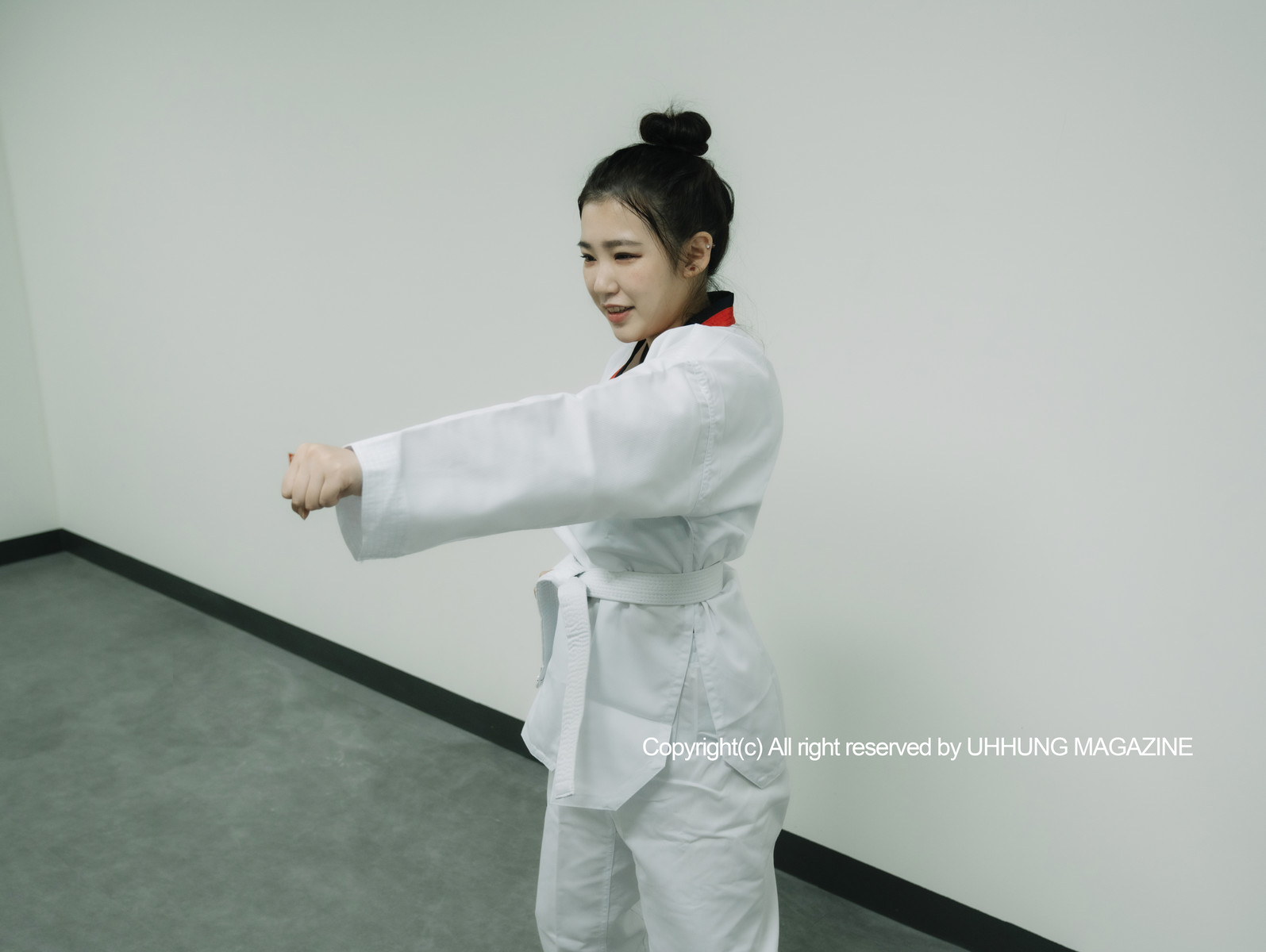 Jenn 젠, UHHUNG Magazine Vol.01 Taekwondo Set.02の写真 2