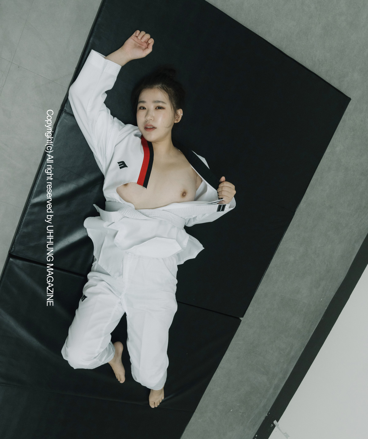Jenn 젠, UHHUNG Magazine Vol.01 Taekwondo Set.03の写真 22