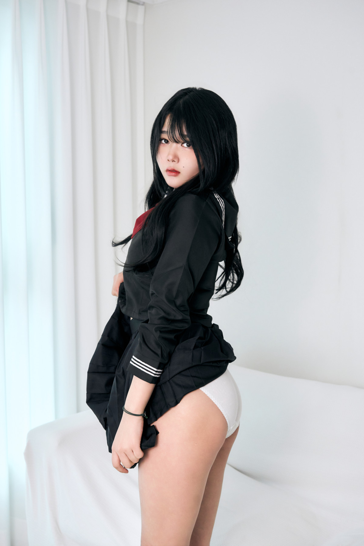 ZIA.Kwon 권지아, UMIZINE Vol.03 “With Zia” Set.01の写真 13